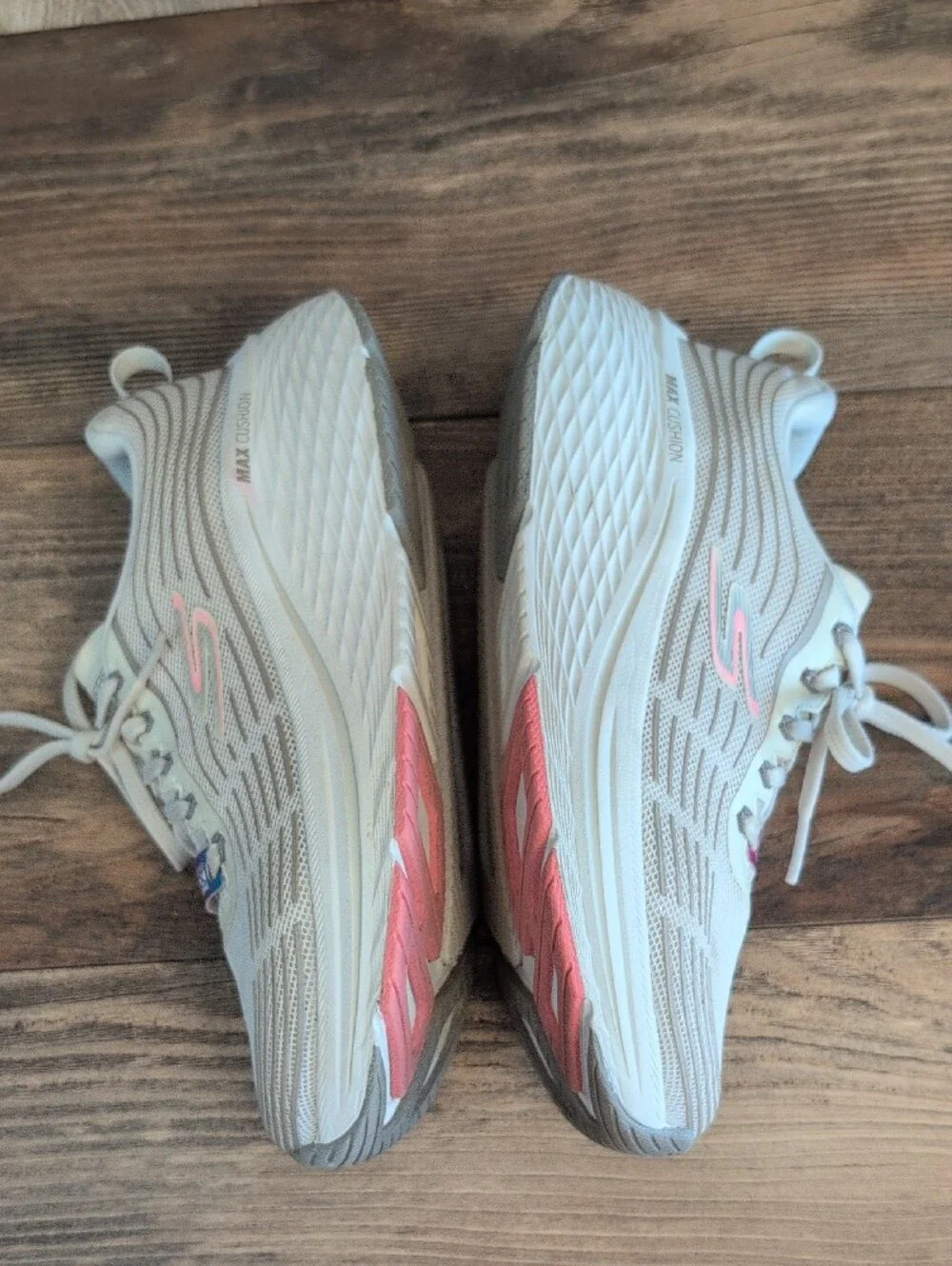 Skechers Max Cusioning Air Cooled Goga Mat Elite 2.0 Athletic Shoes 7       604A